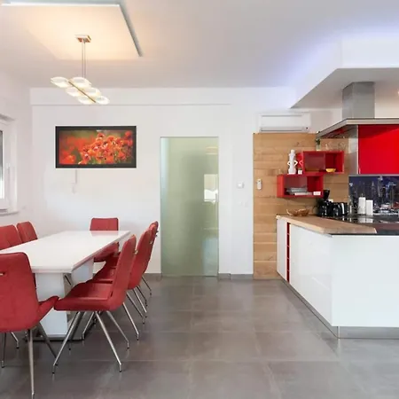Villa In Li Njan With Heated Pool *