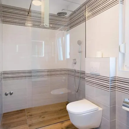 Villa In Li Njan With Heated Pool
