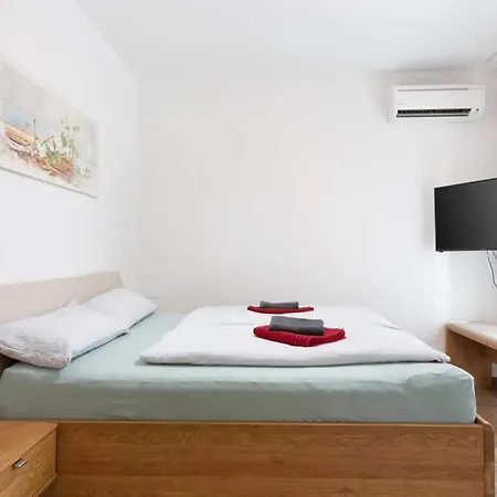 In Li Njan With Heated Pool Villa